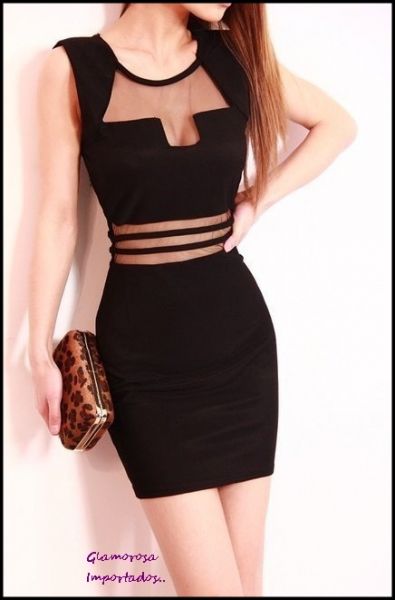 Vestido com detalhe transparente•